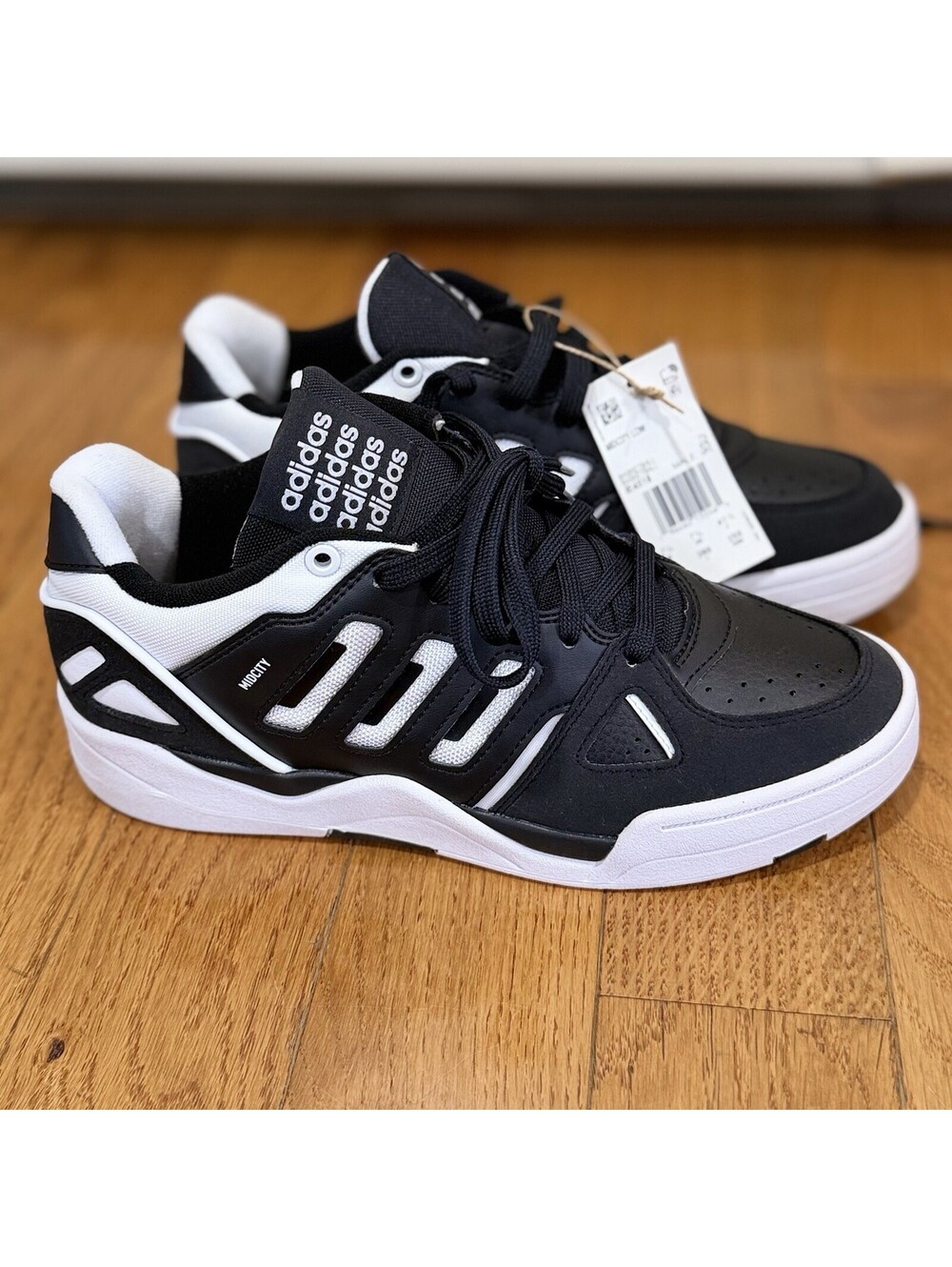 Size 8 US Men’s Adidas Mens White Black Retro Lifestyle Classic Cloud Foam NIB..